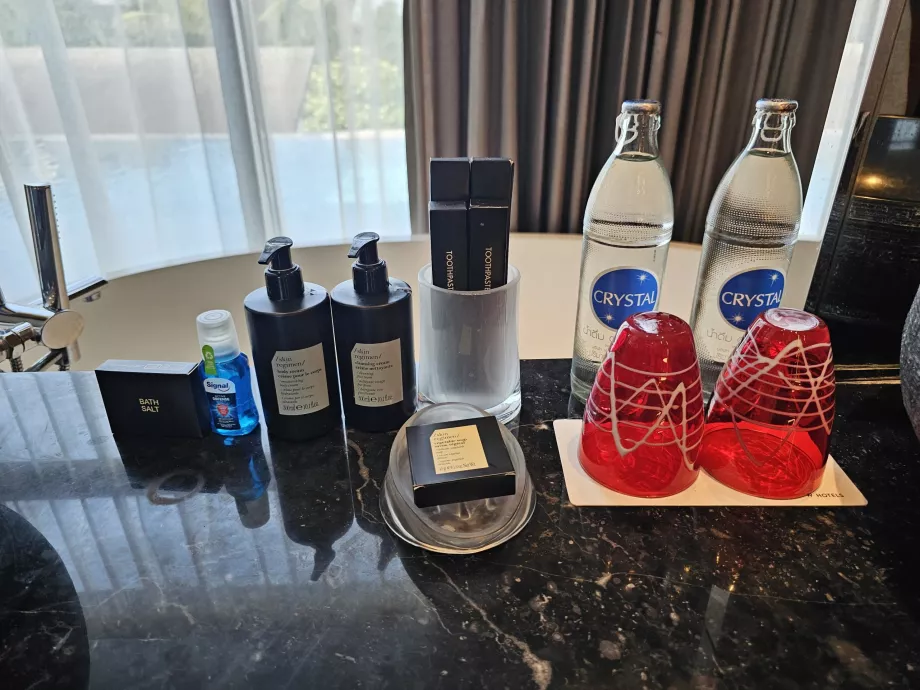 Voda a príslušenstvo v kúpeľni