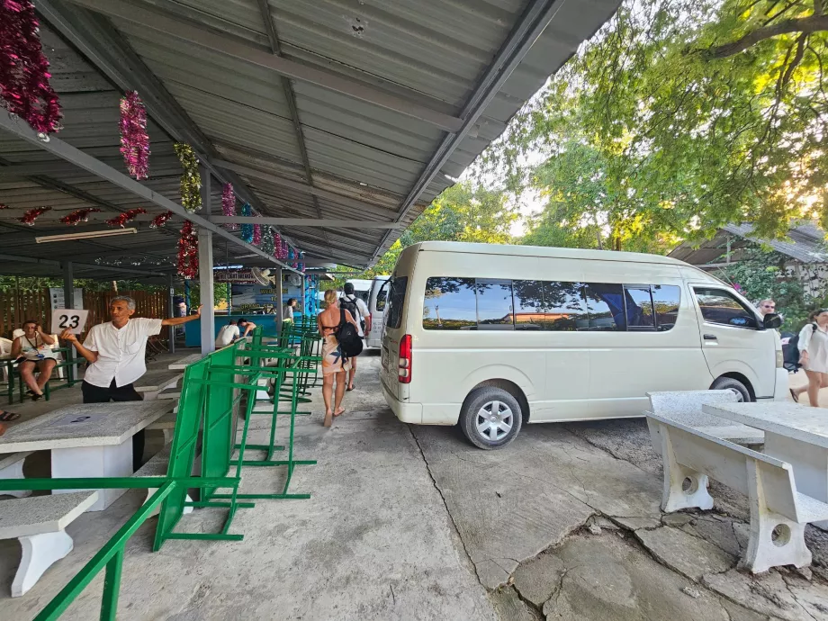 Minivan - odchod späť do hotela