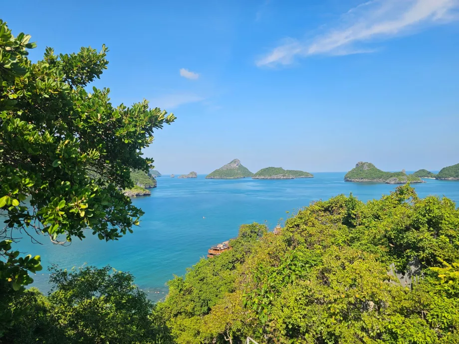 Pohľad z jazera Emerald Lake
