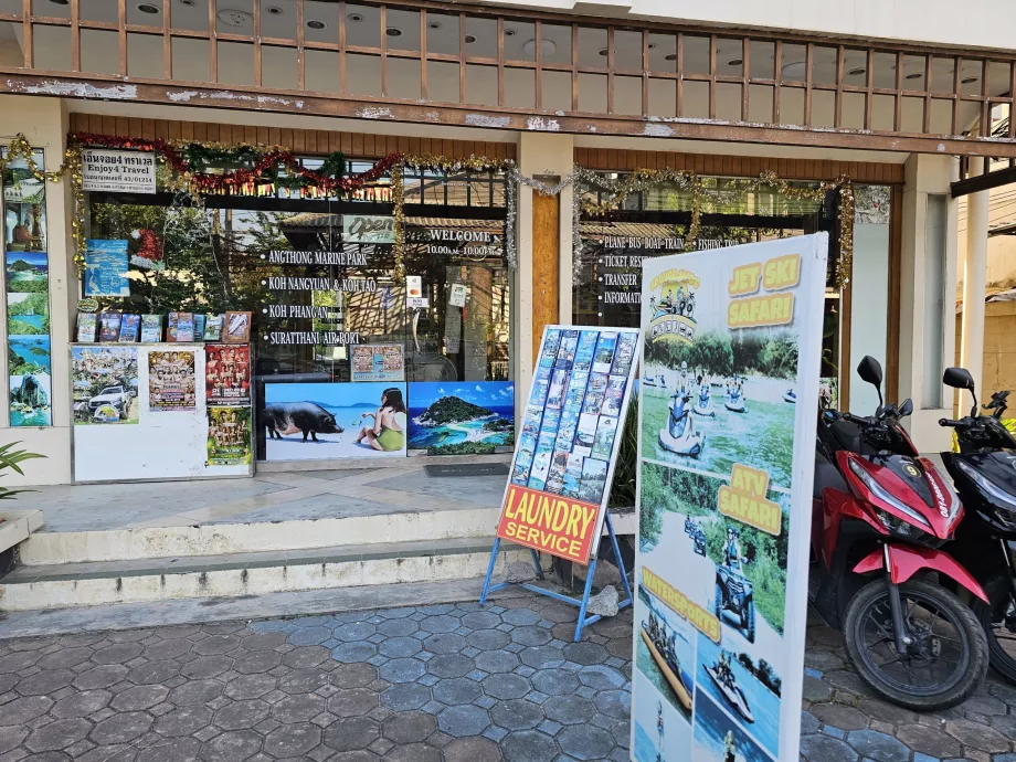 Turistická agentúra ponúkajúca výlety v Chawengu