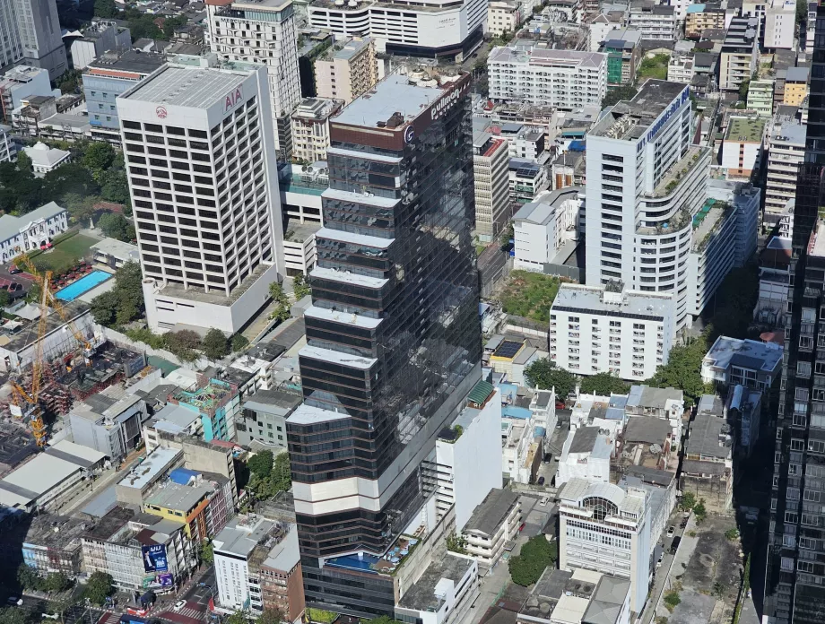 Pohľad na hotel z vyhliadky King Power Mahanakhon