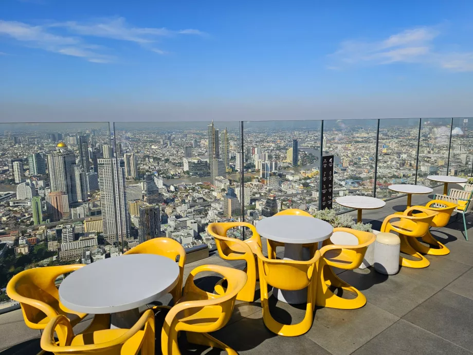 King Power Mahanakhon - pohľad na strechu