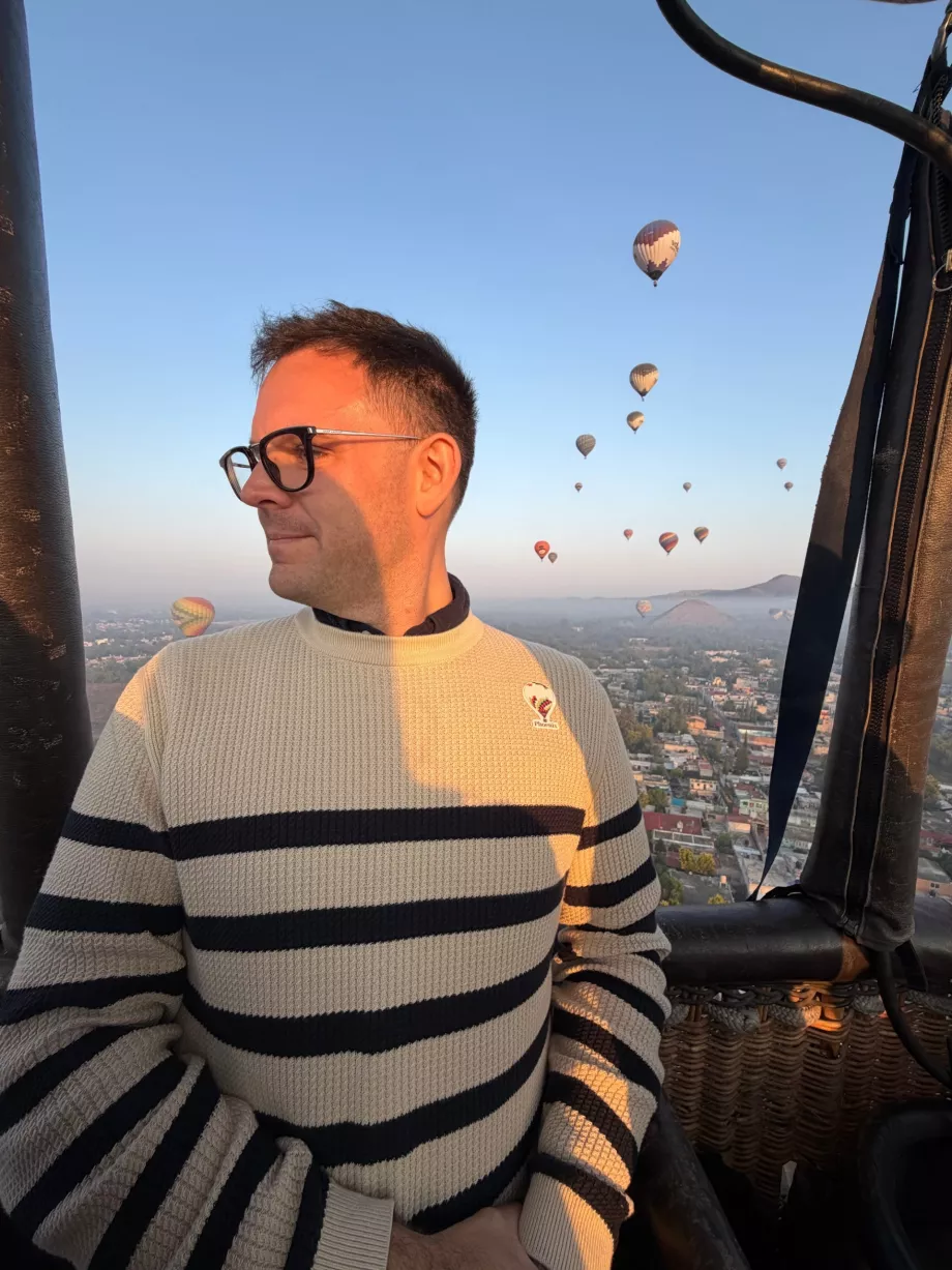 Ja v balóne nad pyramídami