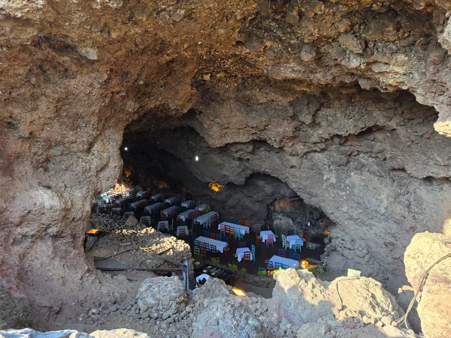 Prvý pohľad na reštauráciu La Gruta
