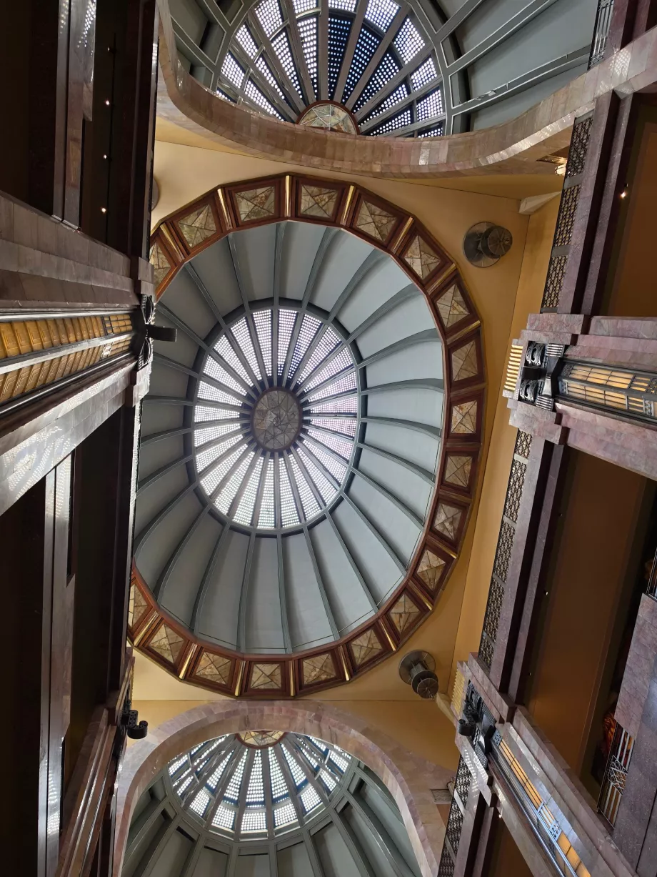 Interiér vstupnej haly hotela Palacio Bellas Artes