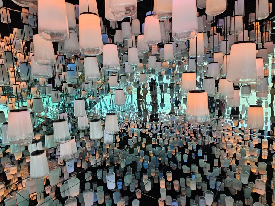 Akara Sky Hanuman - Virtuálny nebeský lampáš