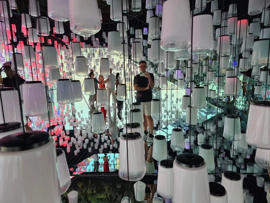 Akara Sky Hanuman - Virtuálny nebeský lampáš