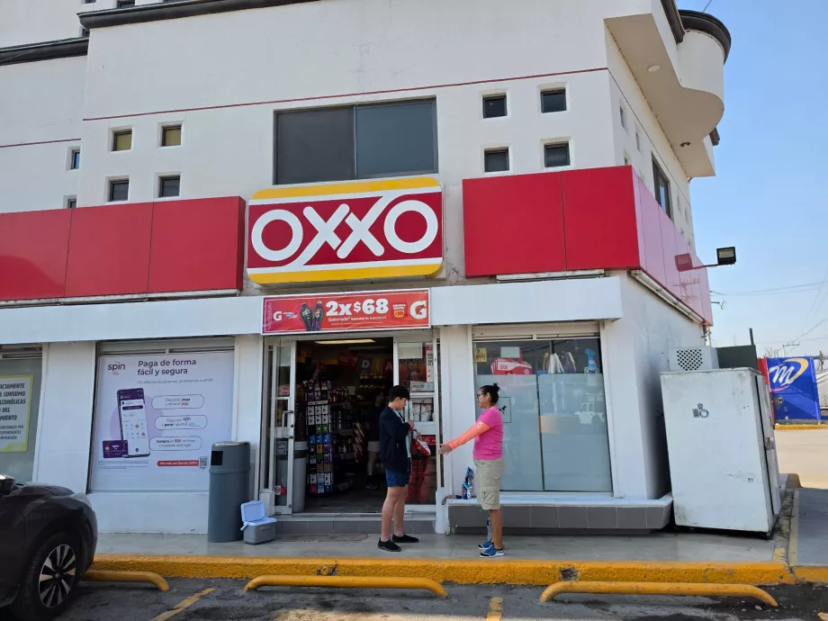 Oproti je minimarket Oxxo