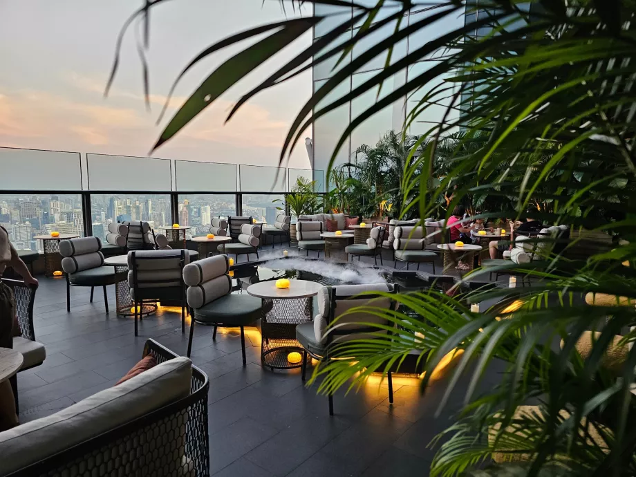 Reštaurácie v hoteli Akara Sky Hanuman