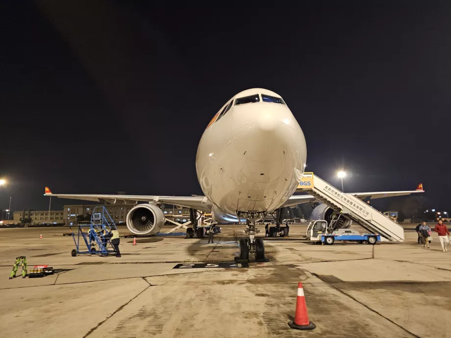 Lietadlo po prílete do Pekingu