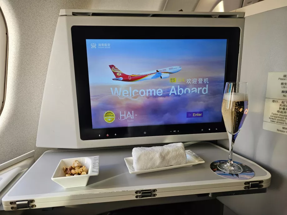 Welcome drink, uterák a zástena