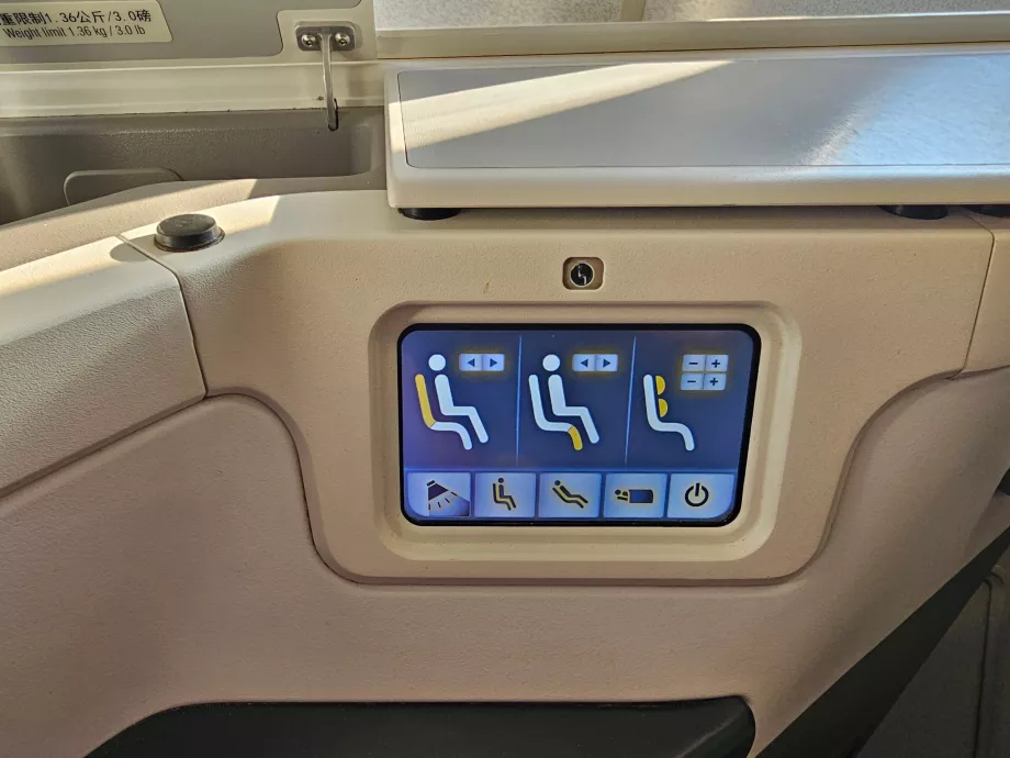 Ovládanie polohovania sedadla