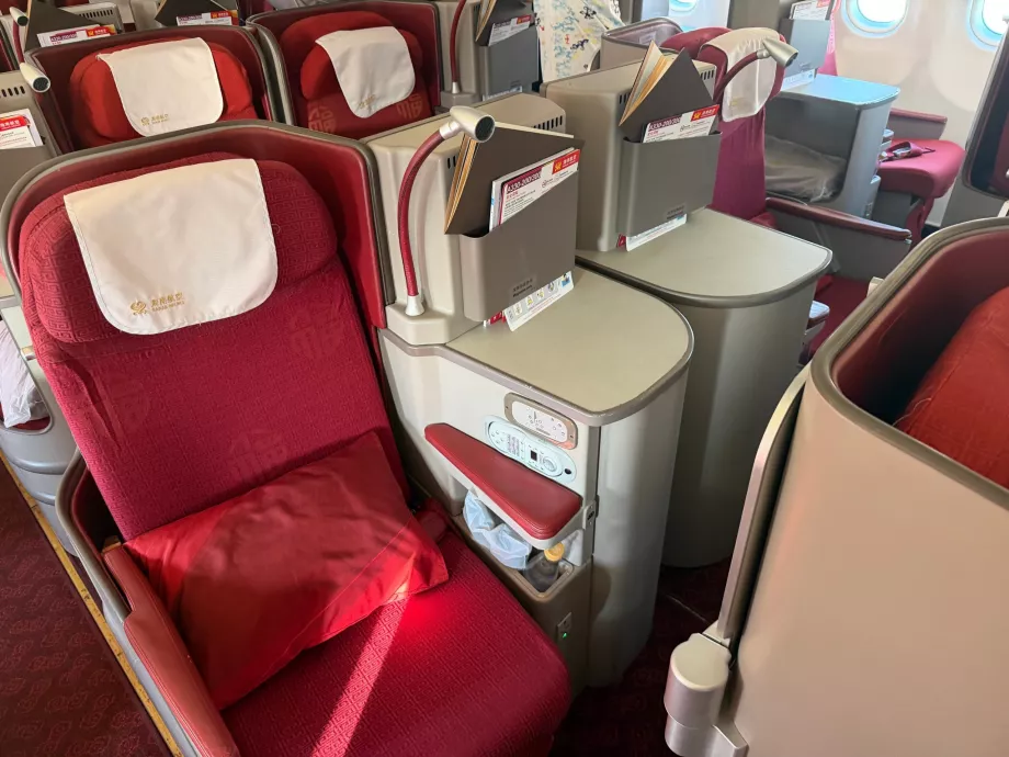 Ďalší variant stredných sedadiel (ďaleko od seba)