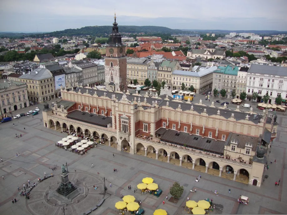 Tkaničková hala a veža radnice