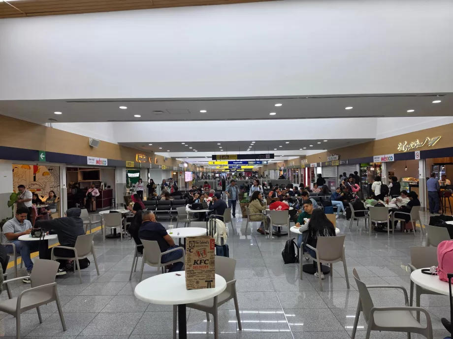 Stravovacie centrum, tranzitná zóna, terminál 1