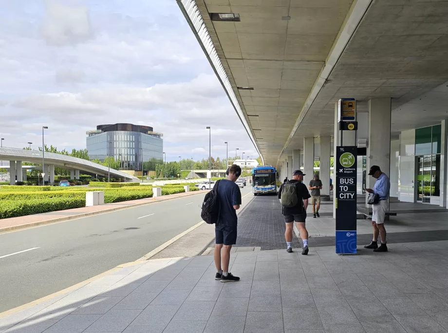 Autobusová zastávka smerom do centra
