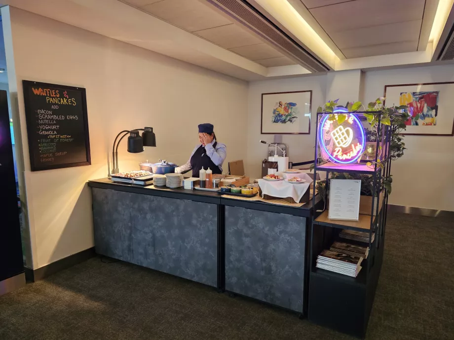 Stojan s vafľami a palacinkami