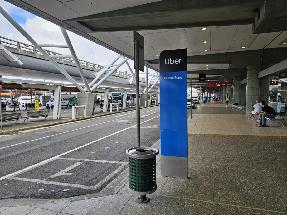 Uber, kiosk, terminál 3