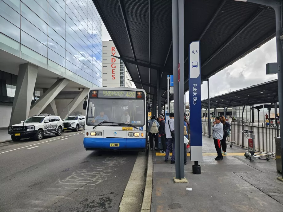 Mestský autobus, terminál 1