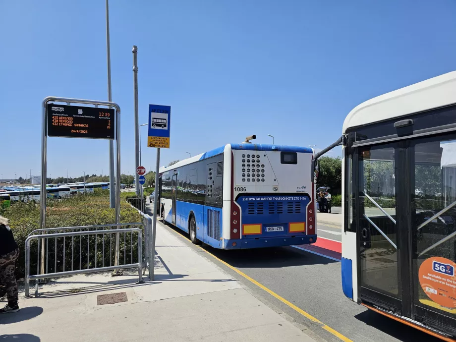 Autobusová zastávka verejnej dopravy