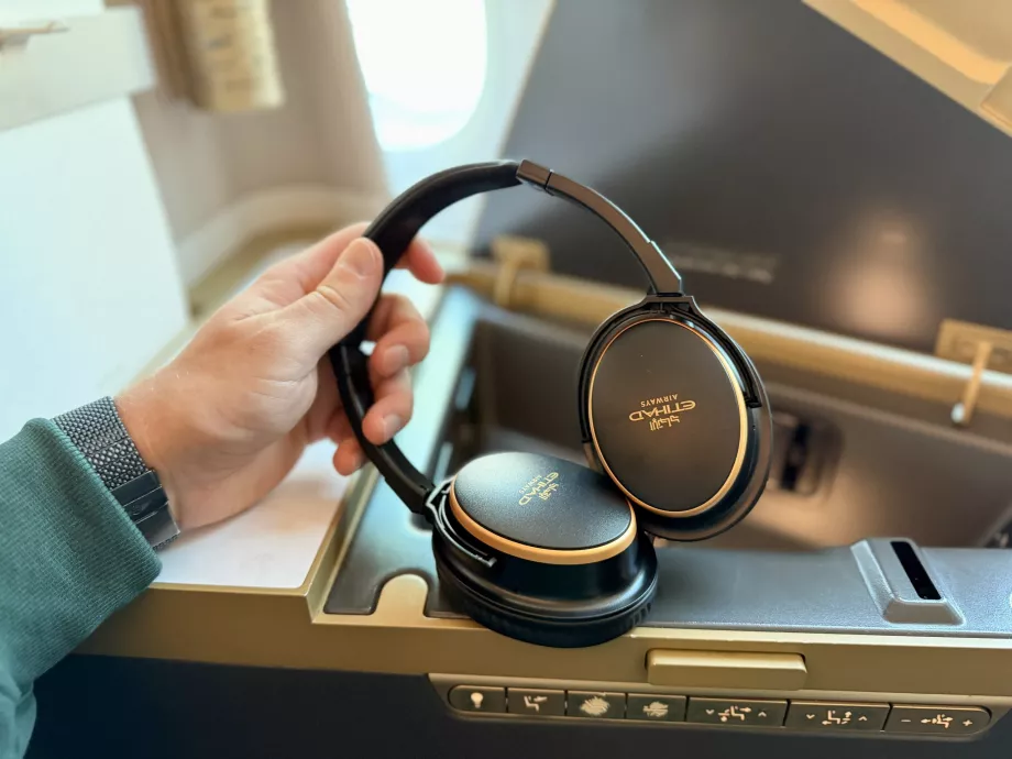 Telefóny Etihad pre obchodných cestujúcich