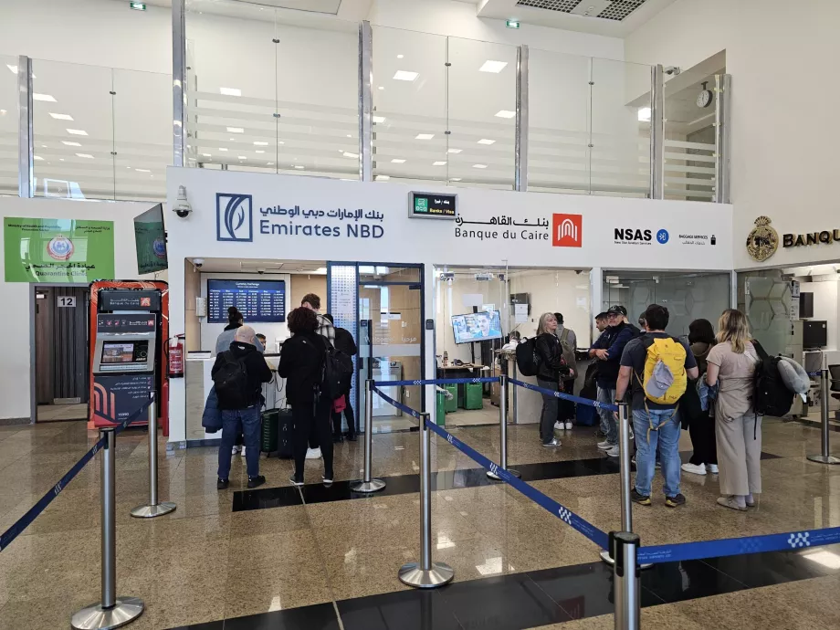 Bankové priehradky na nákup víz