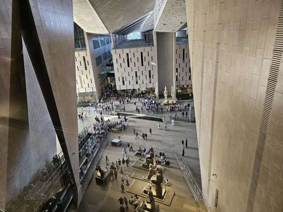 Pohľad na hlavnú halu