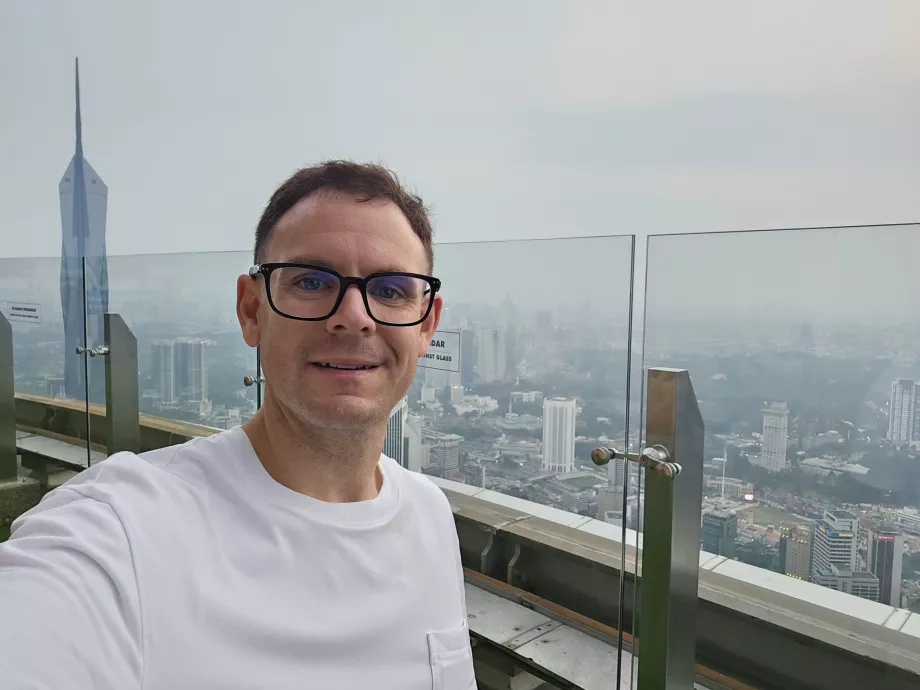 Ja na vyhliadkovej terase hotela Menara