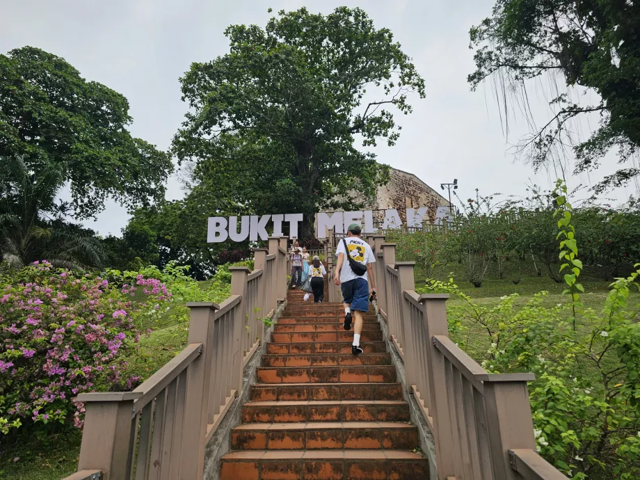Bukit Melaka, hlavné schodisko