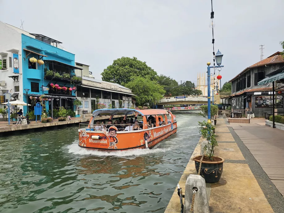 Plavba po rieke Melaka