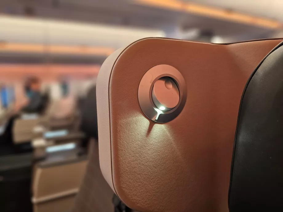 Lampa na čítanie pri sedadle