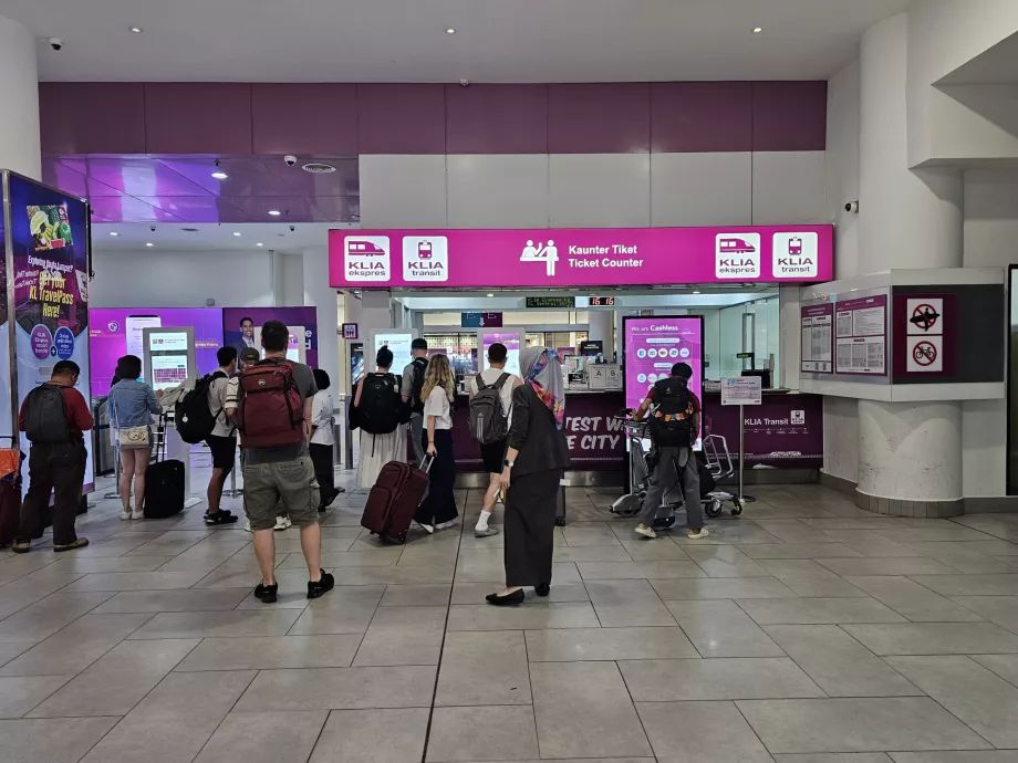 Kancelárie predaja lístkov, vlaky KLIA