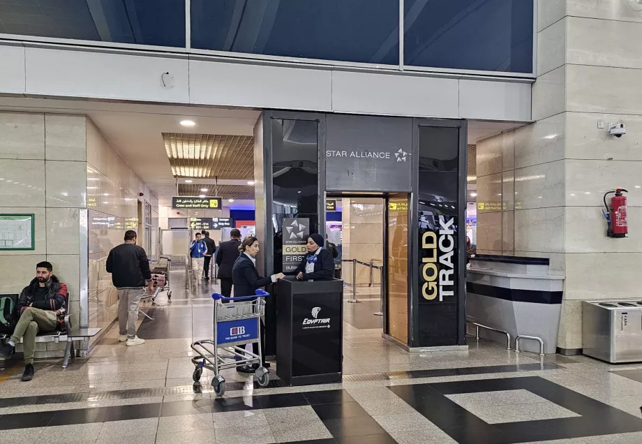 Rýchla cesta k pasovej kontrole, terminál 3