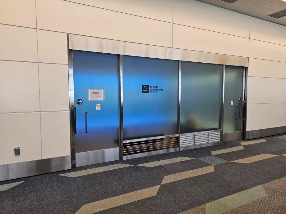 Fajčiarske miestnosti v tranzitnej zóne