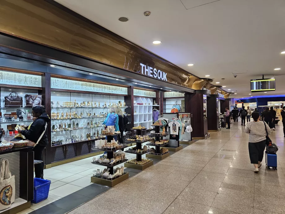 Obchody, tranzitná zóna, terminál 3