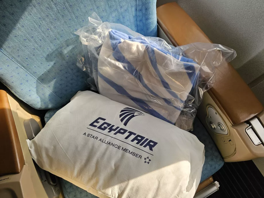 Vankúš a prikrývka