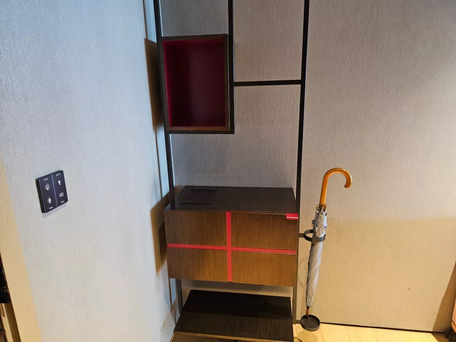 Odkladacie priestory a dáždnik