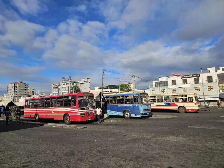 Autobusová stanica Sever / Imigračné námestie