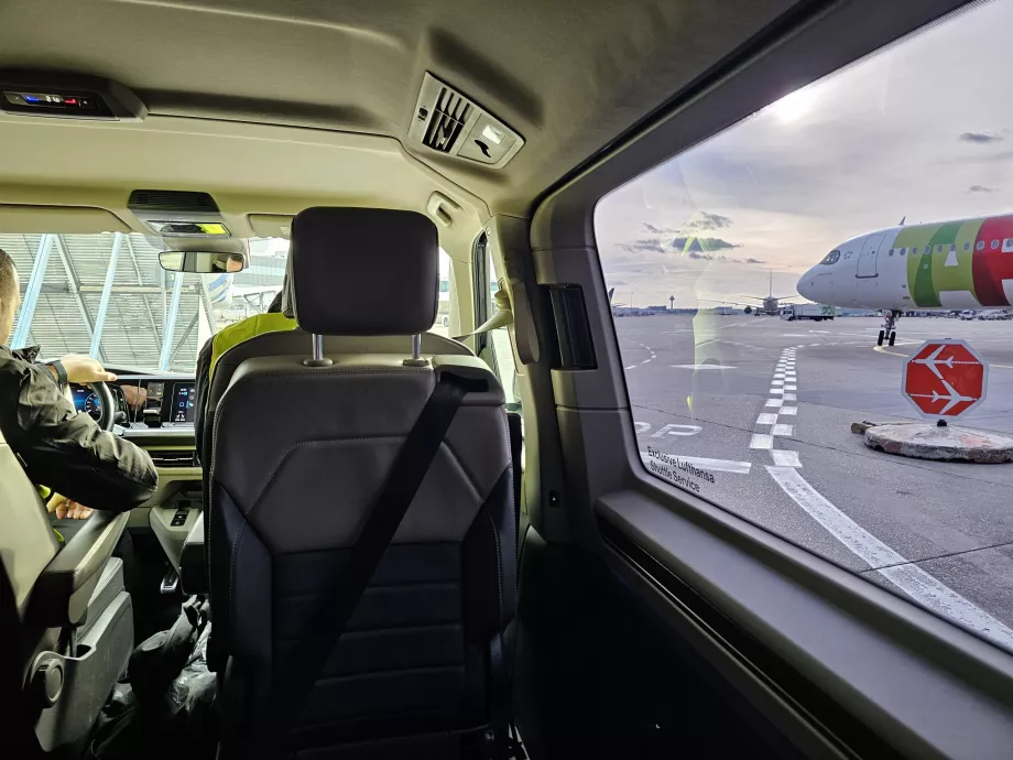 Transfer limuzínou k lietadlu