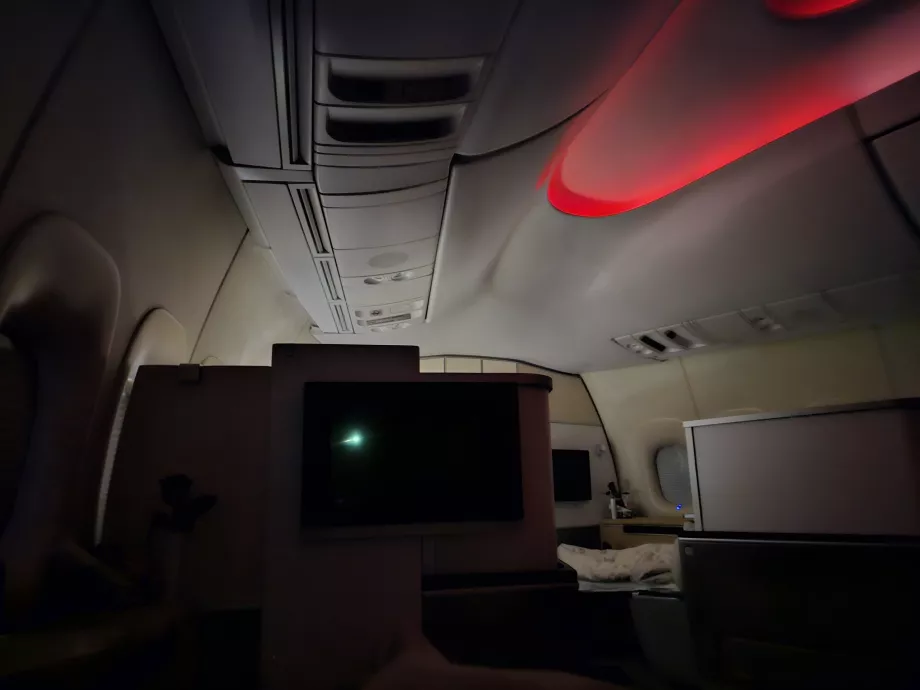 Lampa na spolujazdcovi v rade predo mnou