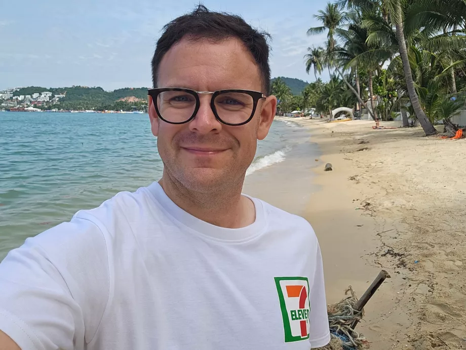 Ja na pláži Bangrak