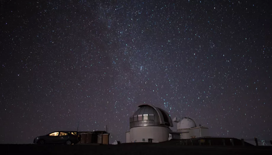 Nočná obloha nad Mauna Kea