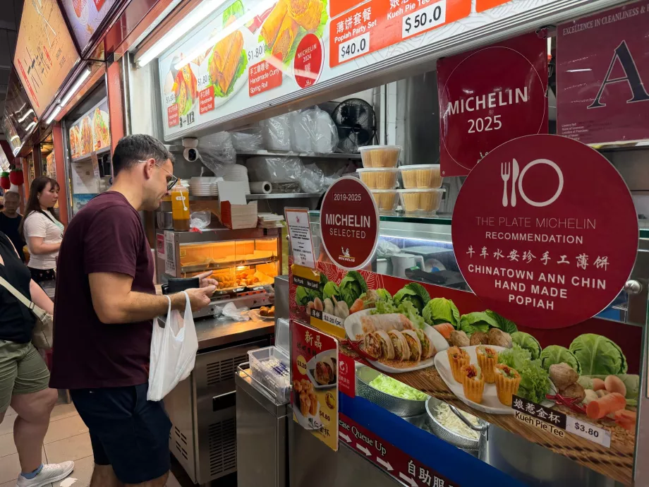 Potravinové centrum Chinatown Complex