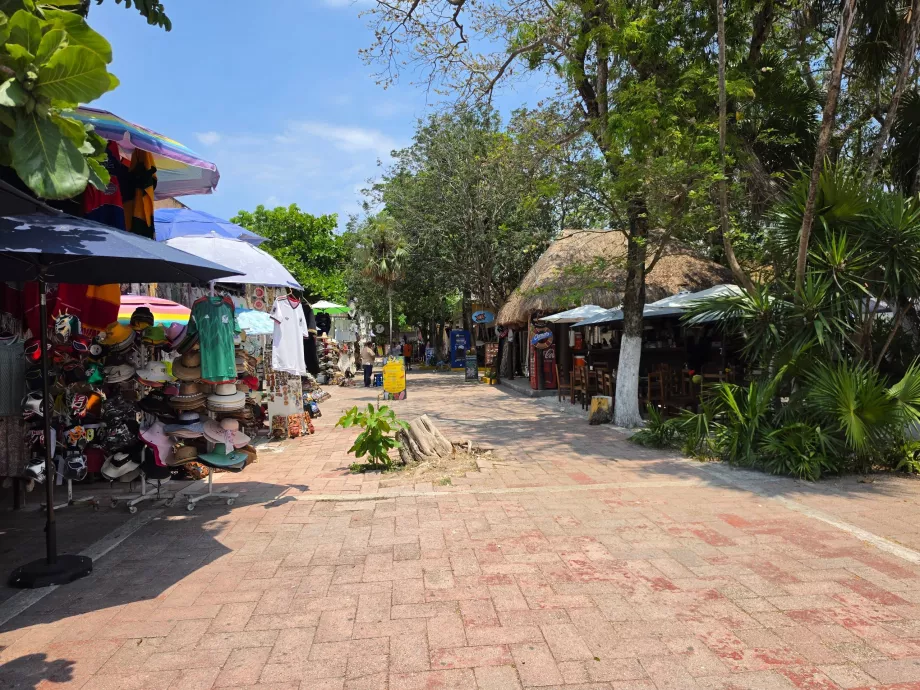 Archeologické nálezisko Tulum, obchody so suvenírmi