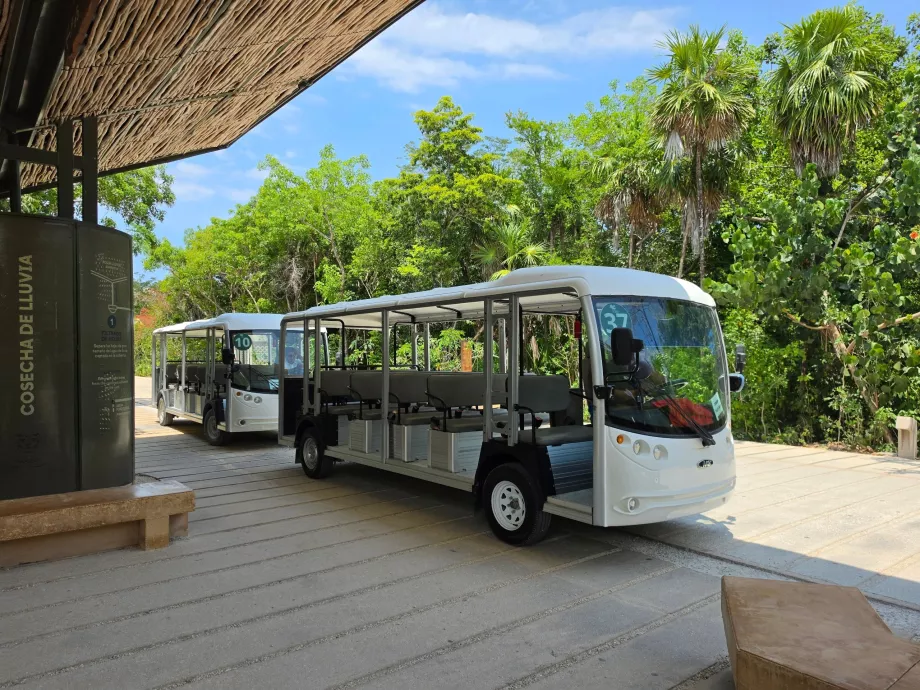 Archeologické nálezisko Tulum, doprava elektrickým autobusom