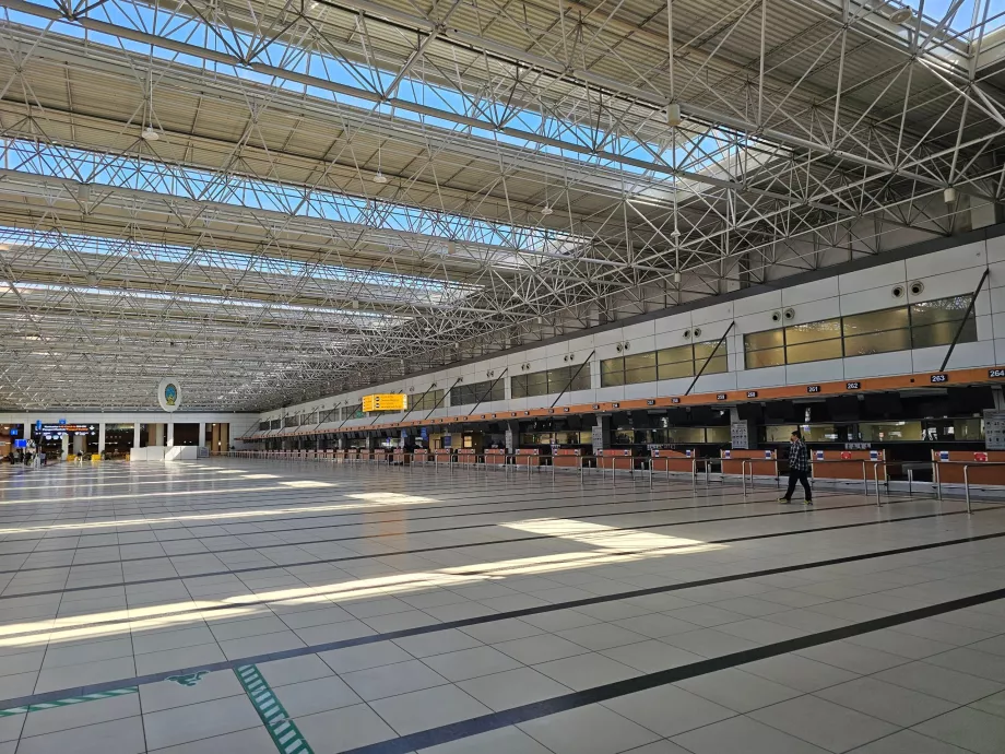 Odbavovacie pulty v termináli 2