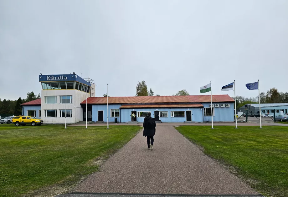 prílet z letiska Kärdla