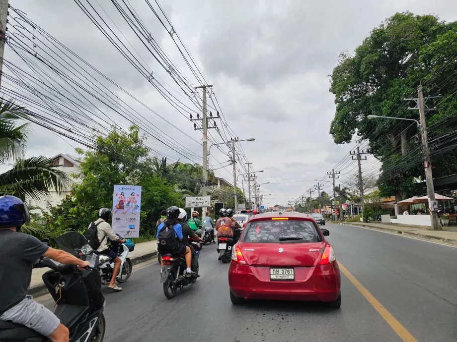 Doprava na hlavnej ceste okolo ostrova