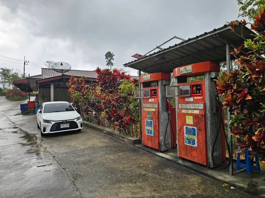 Malé benzínové čerpadlo