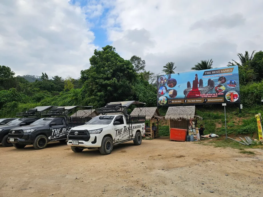 Preprava džípov do Overlap Stone 2